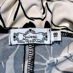 Trixxi Dresses - Trixxi Black Cream Floral Stripes Dress Size 18 Trixxi Dresses - Trixxi Black Cream Floral Stripes Dress Size 18